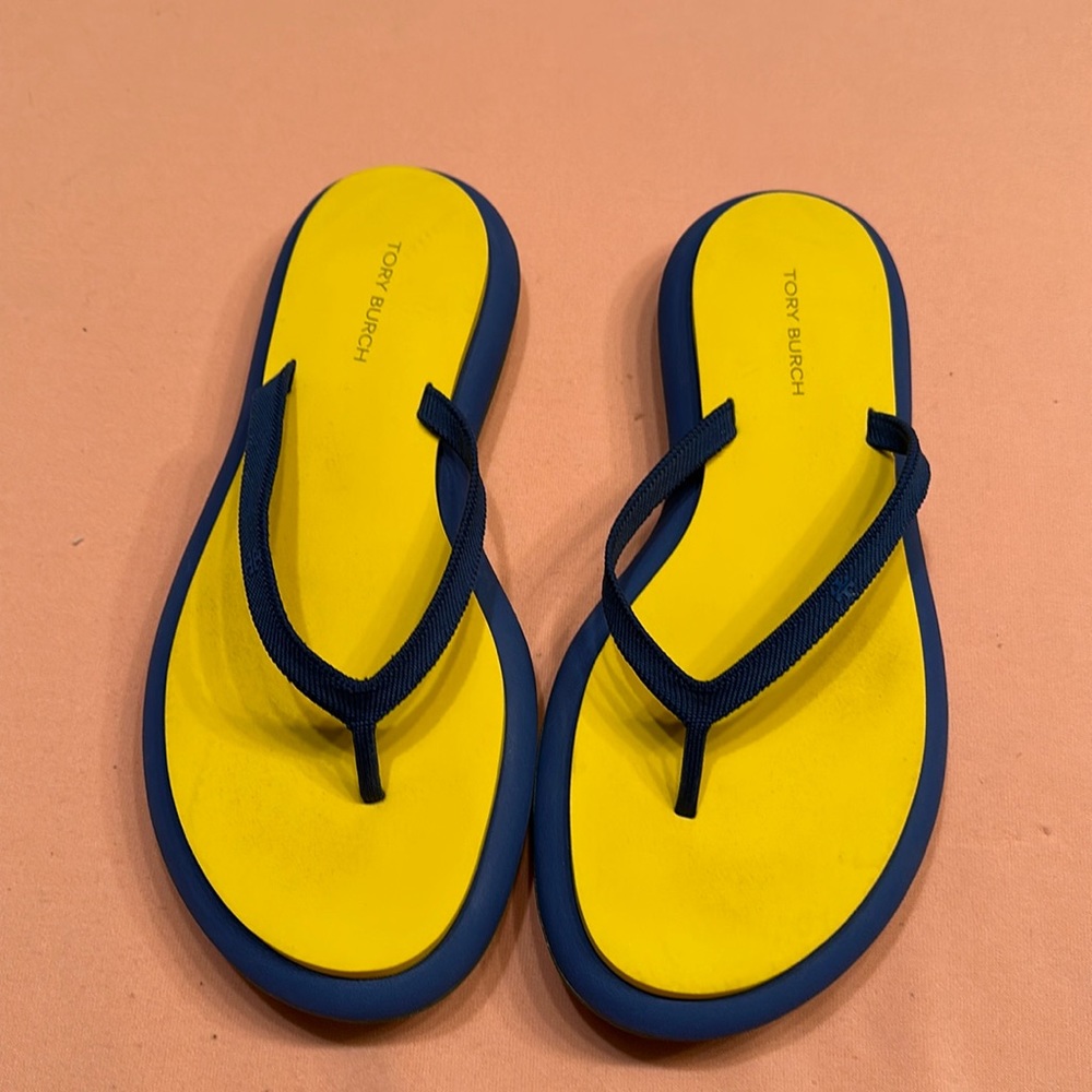 New Tory Burch Women’s Layered Flip Flops. Size 8.